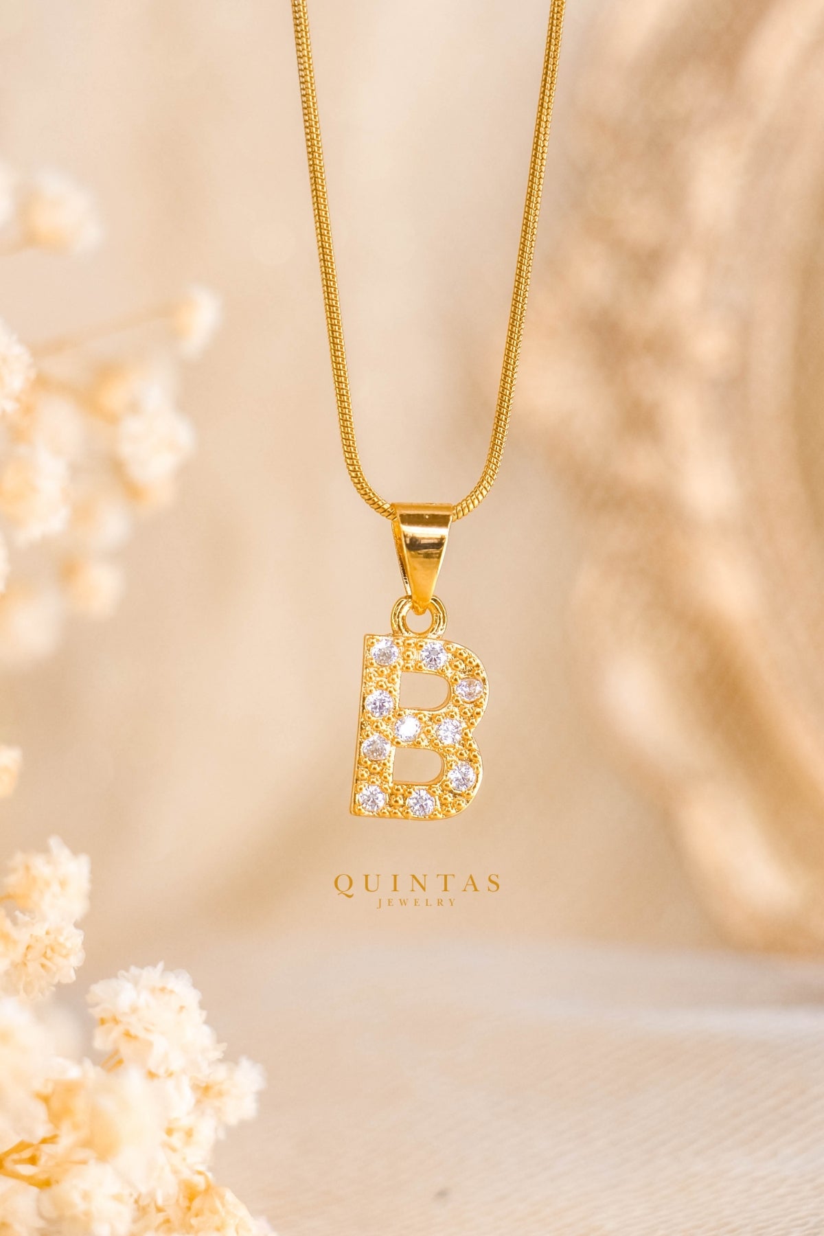 QUINTAS Zirconia Letter Initial Necklace