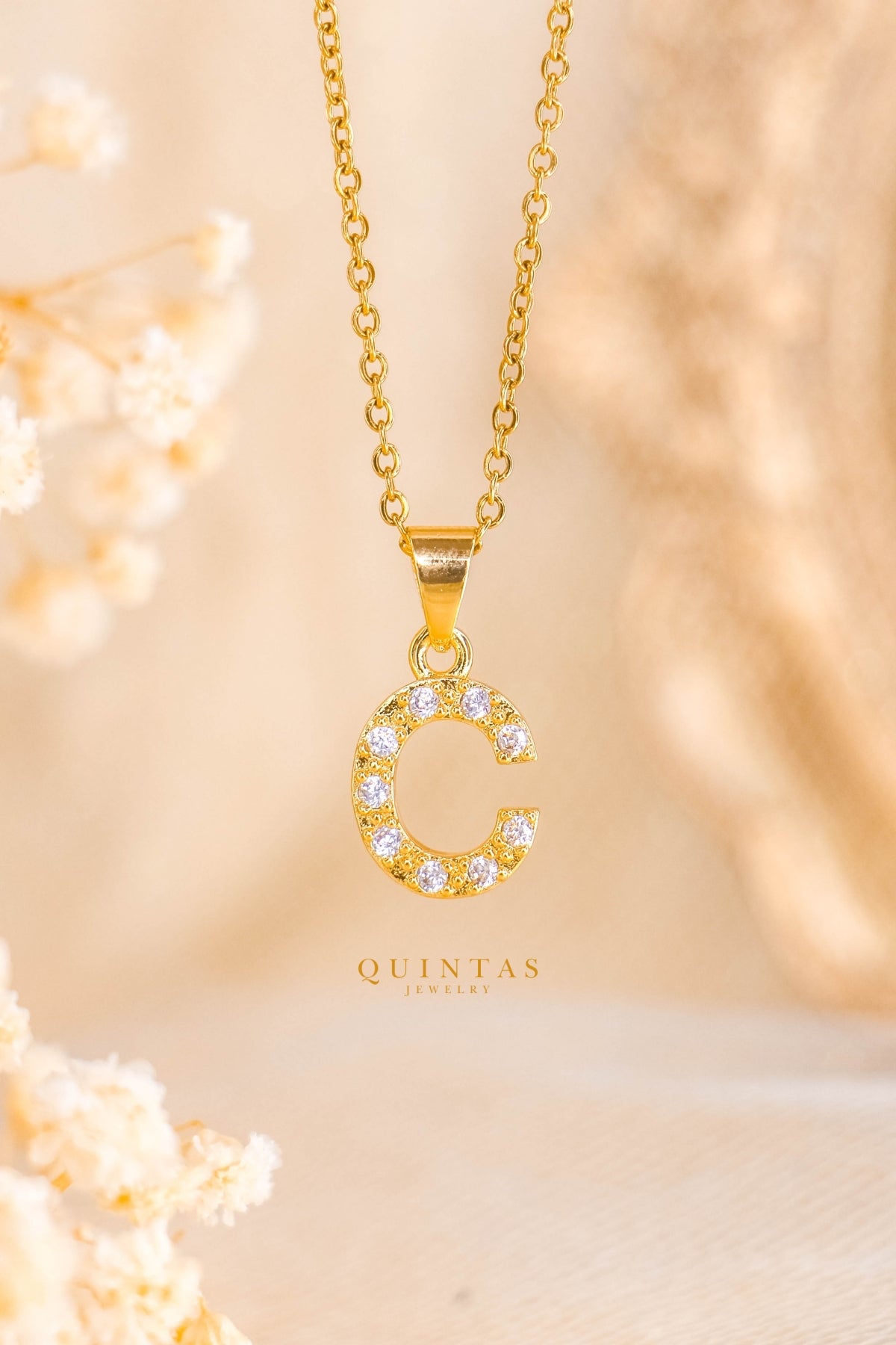 QUINTAS Zirconia Letter Initial Necklace