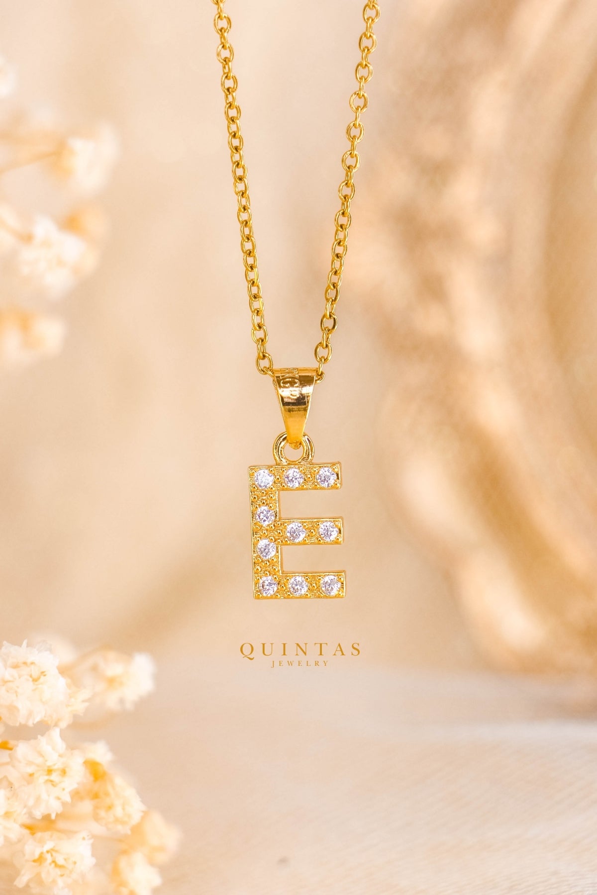 QUINTAS Zirconia Letter Initial Necklace