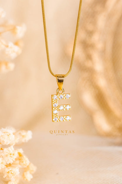 QUINTAS Zirconia Letter Initial Necklace