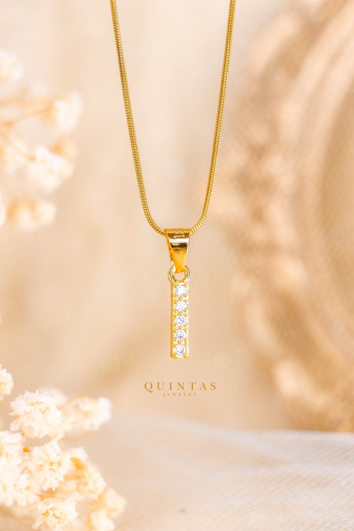 QUINTAS Zirconia Letter Initial Necklace