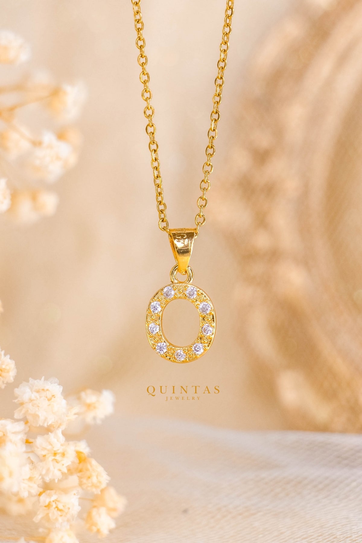 QUINTAS Zirconia Letter Initial Necklace