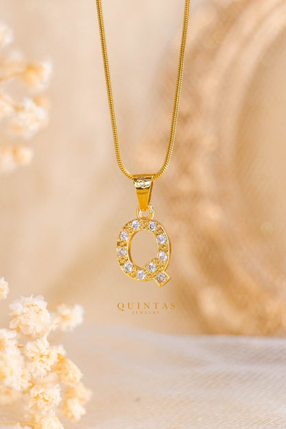 QUINTAS Zirconia Letter Initial Necklace