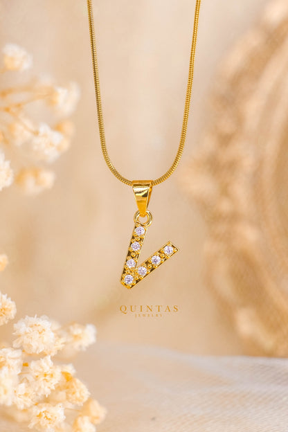 QUINTAS Zirconia Letter Initial Necklace