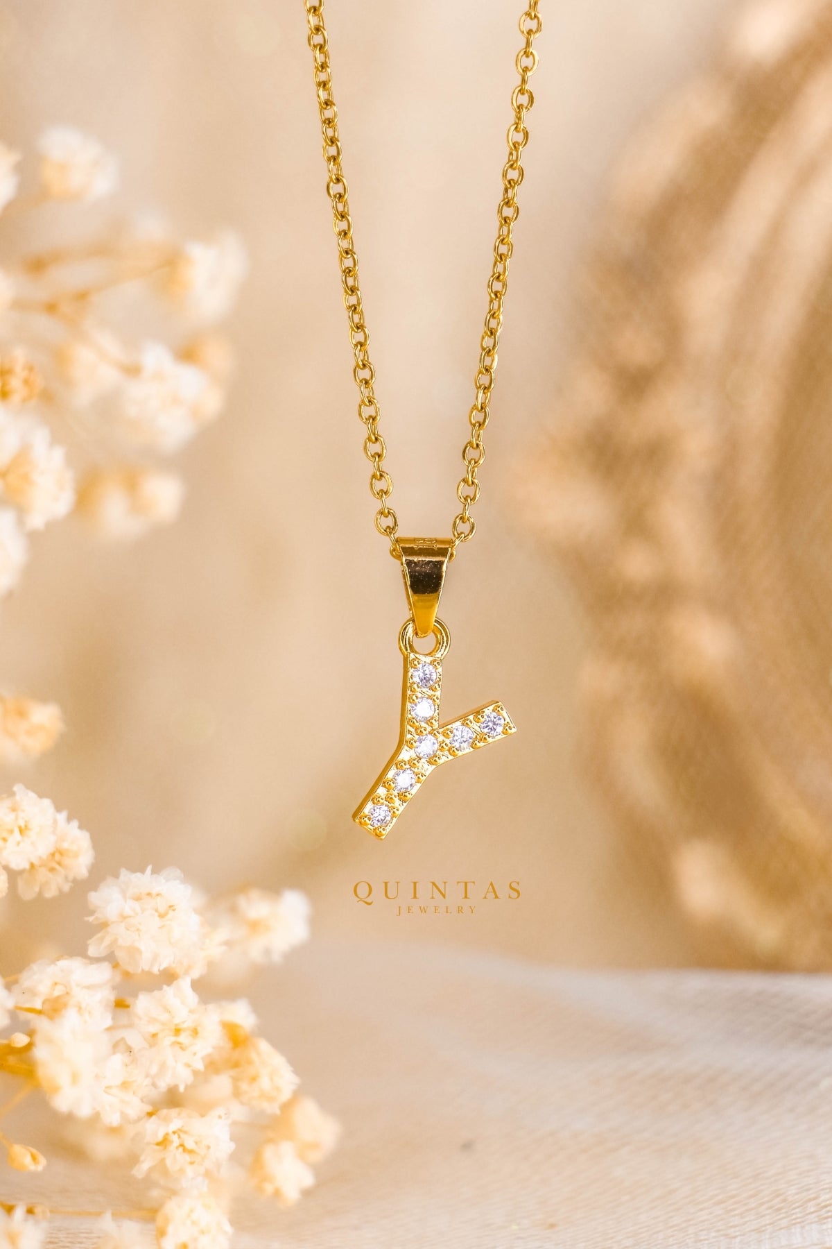 QUINTAS Zirconia Letter Initial Necklace