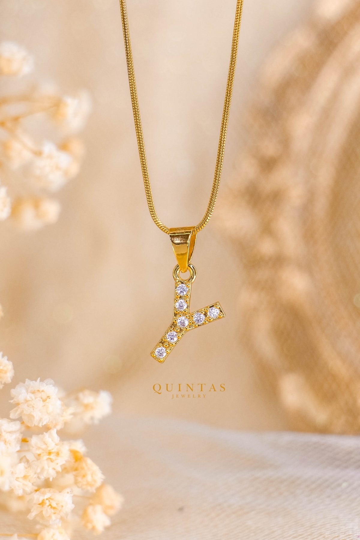 QUINTAS Zirconia Letter Initial Necklace