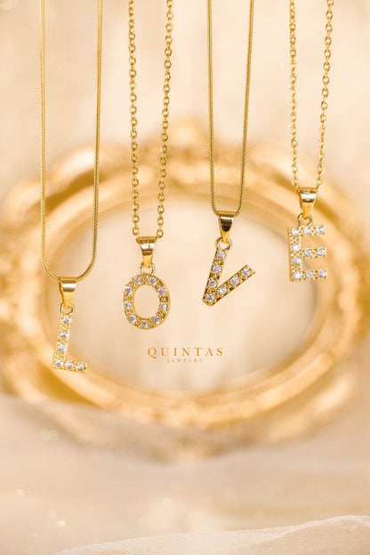 QUINTAS Zirconia Letter Initial Necklace