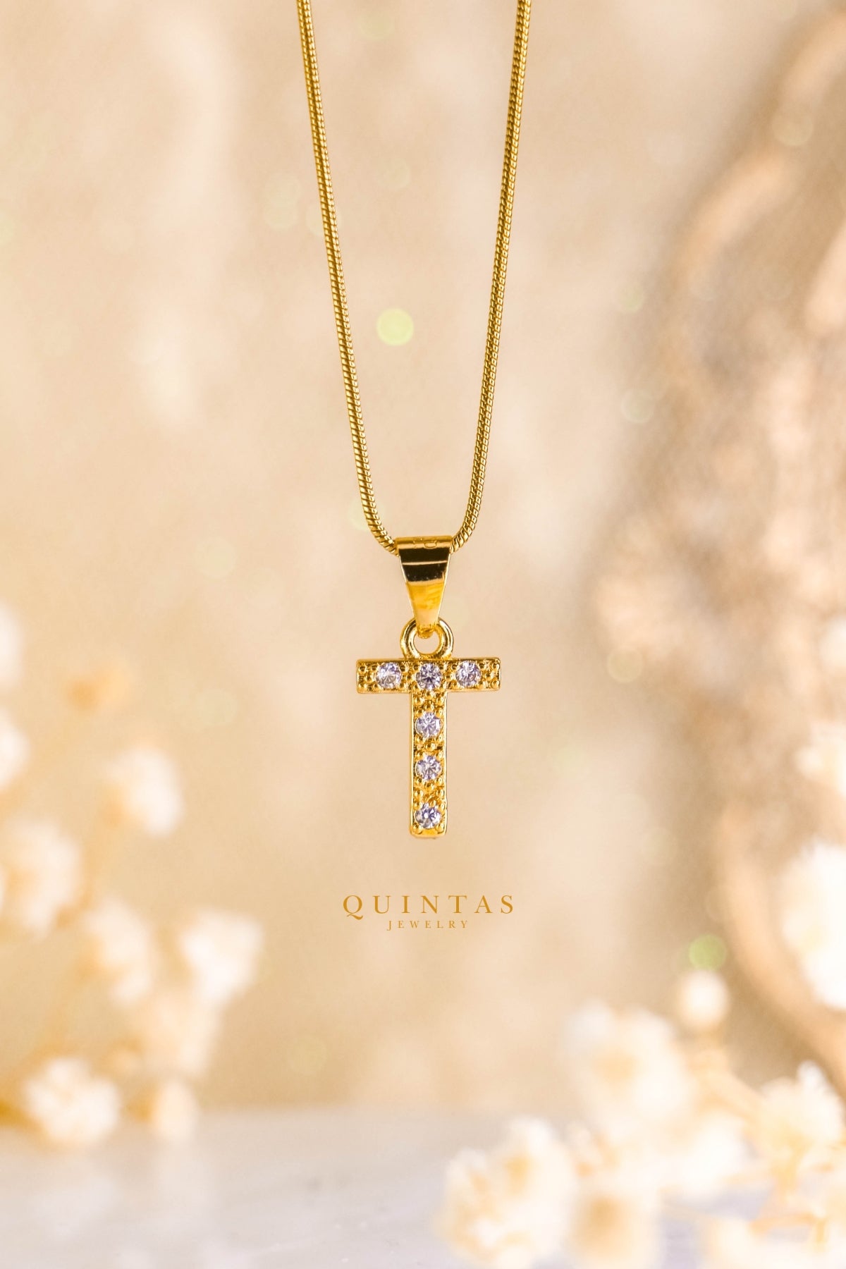 QUINTAS Zirconia Letter Initial Necklace